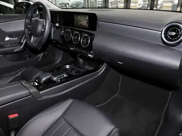 MERCEDES-BENZ CLA 250 e Coupé