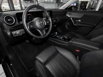 MERCEDES-BENZ CLA 250 e Coupé