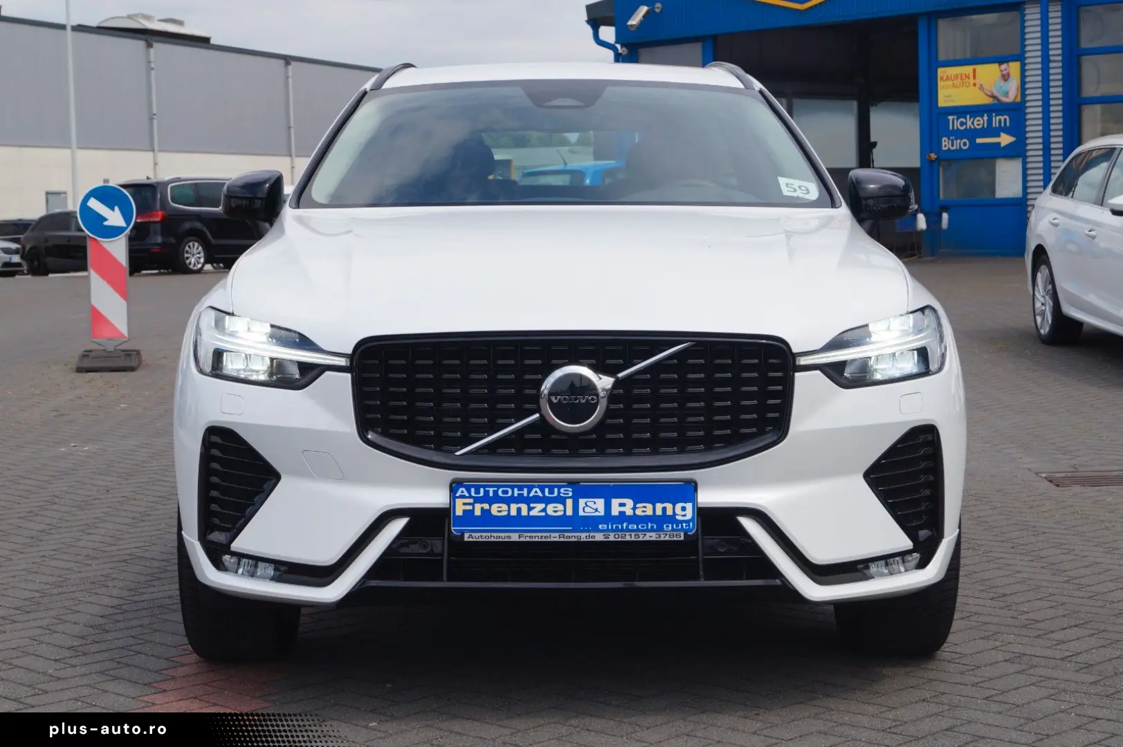 VOLVO XC60 Plus Dark AWD  Kamera LED Lane ACC H&K SHZ