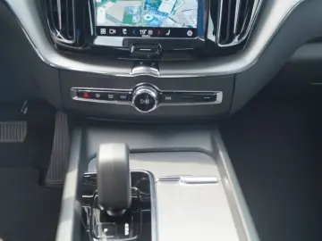 VOLVO XC60 Plus Dark AWD  Kamera LED Lane ACC H&K SHZ