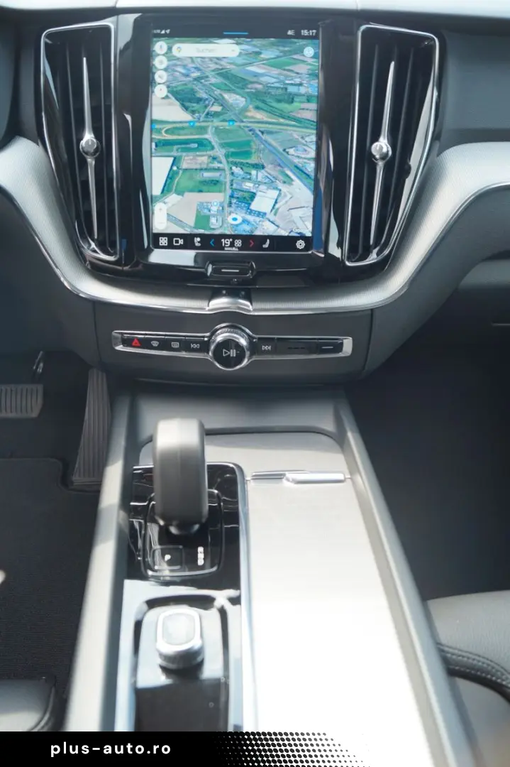 VOLVO XC60 Plus Dark AWD  Kamera LED Lane ACC H&K SHZ