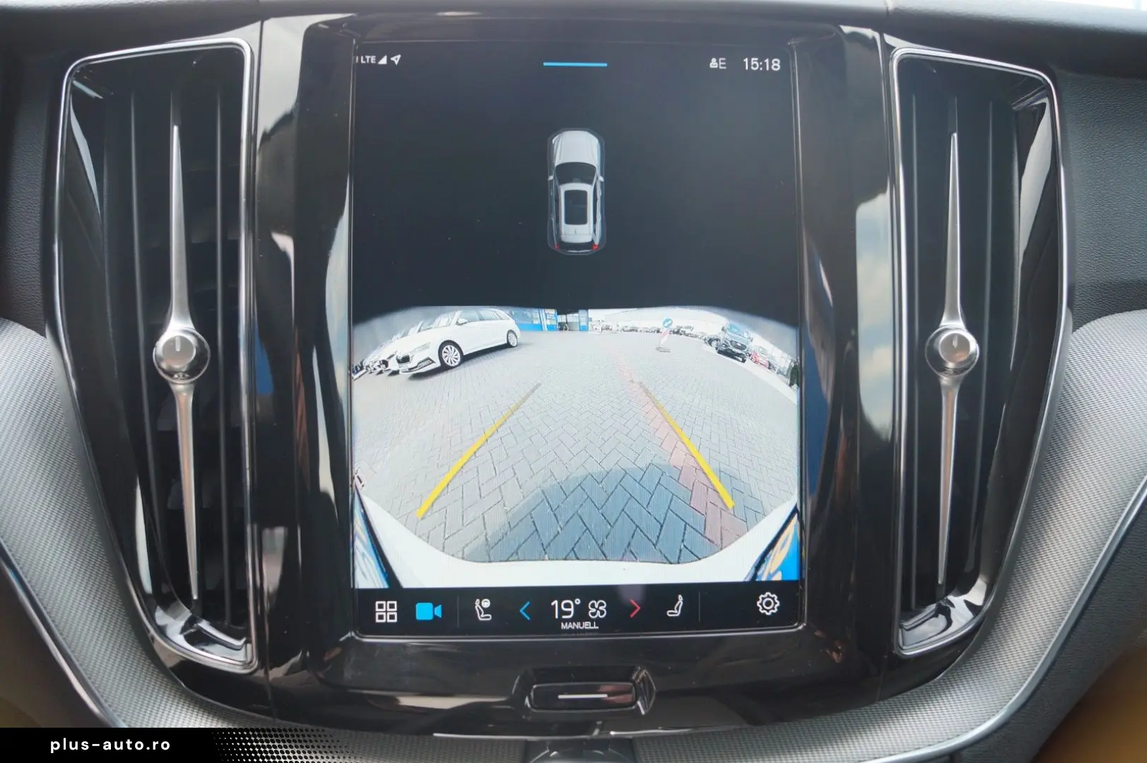 VOLVO XC60 Plus Dark AWD  Kamera LED Lane ACC H&K SHZ