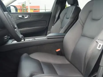 VOLVO XC60 Plus Dark AWD  Kamera LED Lane ACC H&K SHZ