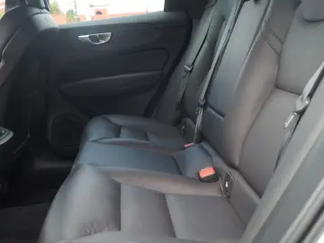 VOLVO XC60 Plus Dark AWD  Kamera LED Lane ACC H&K SHZ