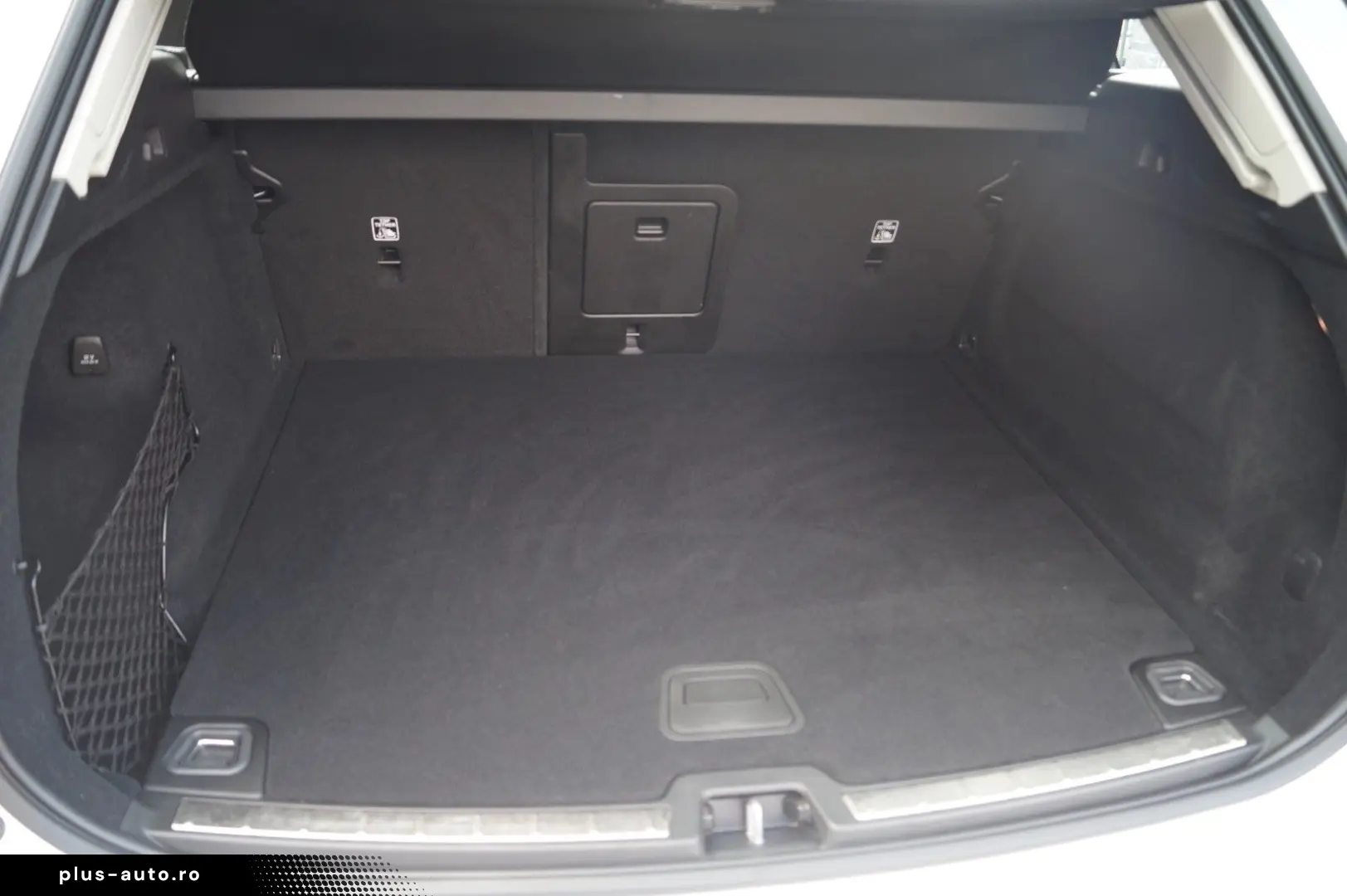 VOLVO XC60 Plus Dark AWD  Kamera LED Lane ACC H&K SHZ