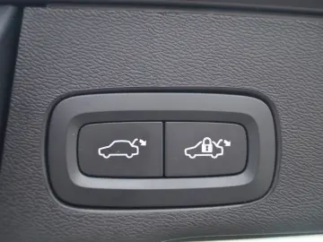 VOLVO XC60 Plus Dark AWD  Kamera LED Lane ACC H&K SHZ