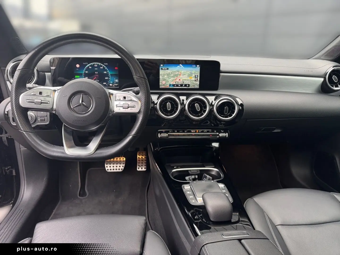 MERCEDES-BENZ CLA 250 e AMG