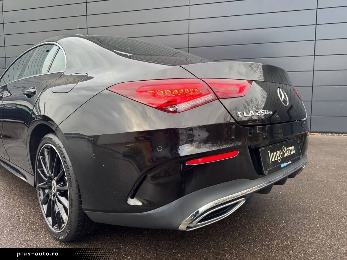 MERCEDES-BENZ CLA 250 e AMG