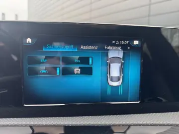 MERCEDES-BENZ CLA 250 e AMG