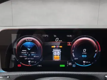 MERCEDES-BENZ CLA 250 e Coupé AMG