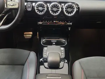 MERCEDES-BENZ CLA 250 e Coupé AMG