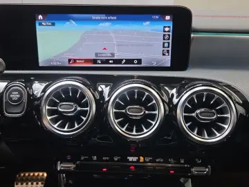 MERCEDES-BENZ CLA 250 e Coupé AMG