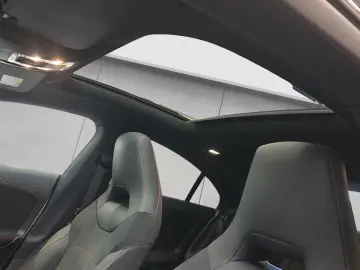 MERCEDES-BENZ CLA 250 e Coupé AMG