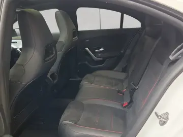 MERCEDES-BENZ CLA 250 e Coupé AMG