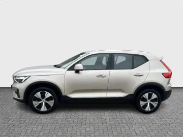 VOLVO XC40 2.0 B3 MHEV Core DCT