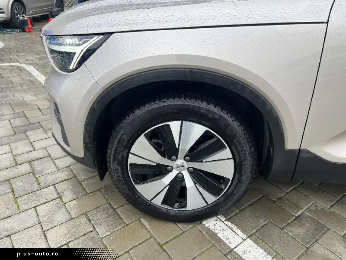 VOLVO XC40 2.0 B3 MHEV Core DCT