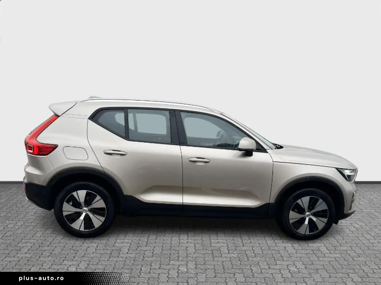 VOLVO XC40 2.0 B3 MHEV Core DCT
