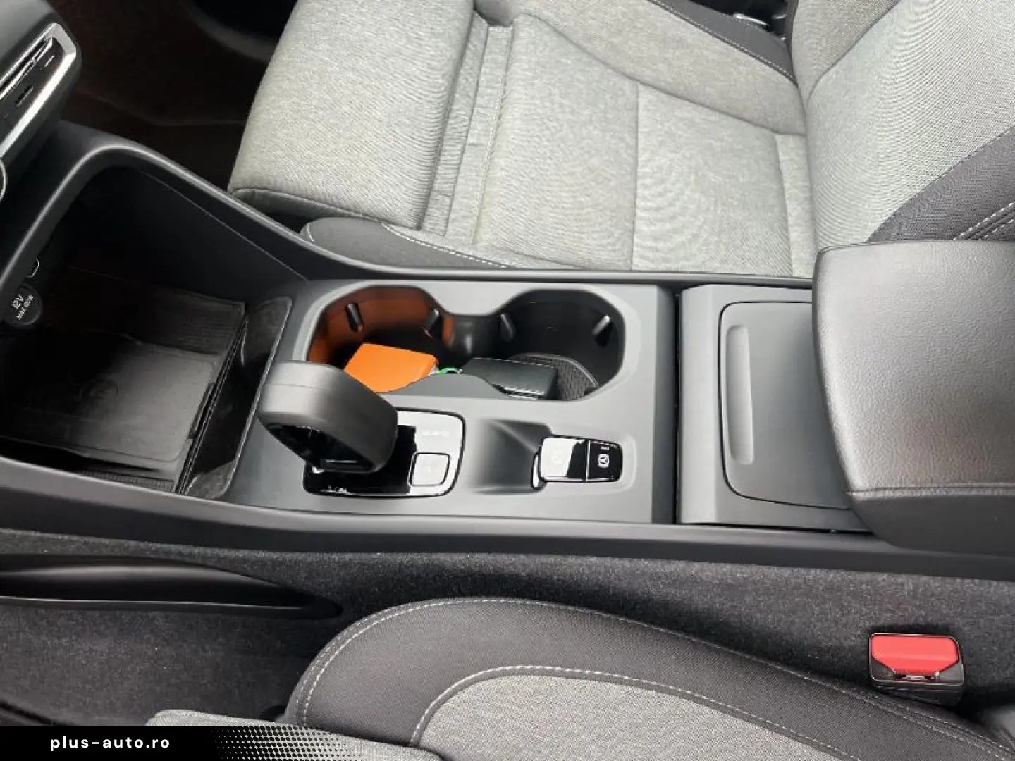 VOLVO XC40 2.0 B3 MHEV Core DCT