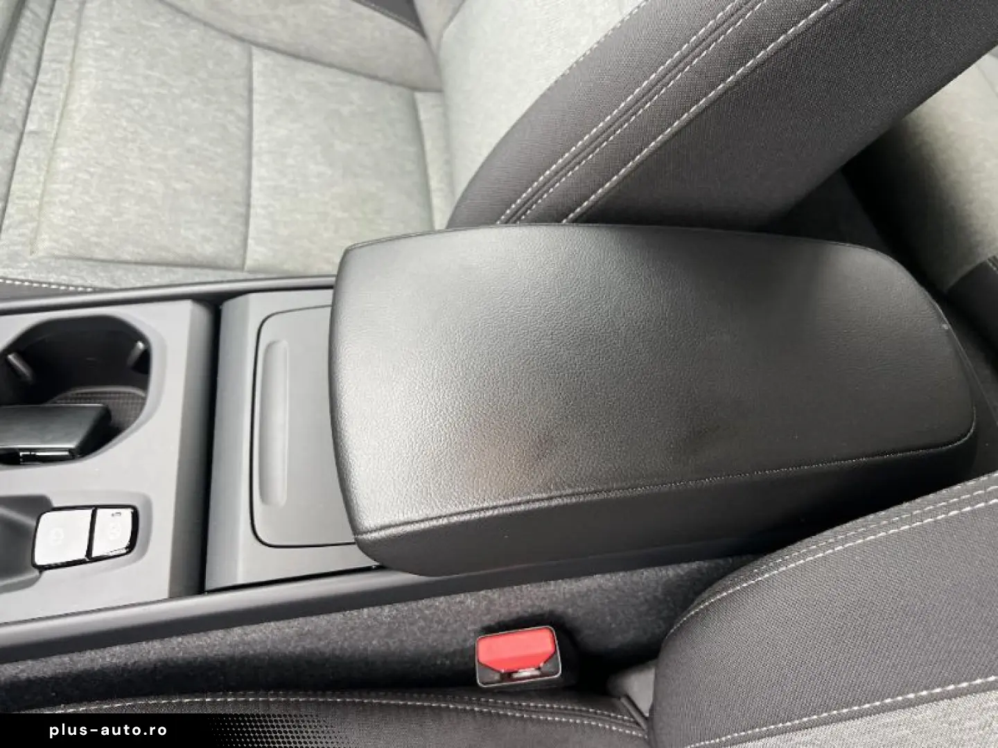 VOLVO XC40 2.0 B3 MHEV Core DCT