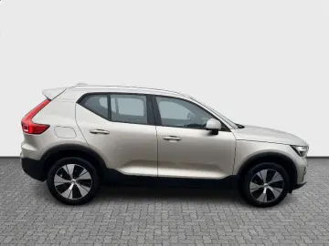 VOLVO XC40 2.0 B3 MHEV Core DCT