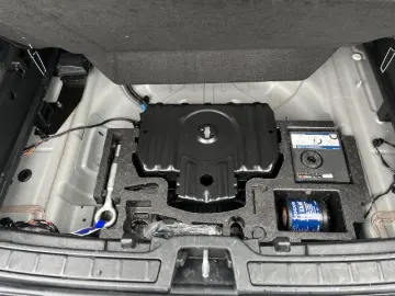 VOLVO XC40 2.0 B3 MHEV Core DCT