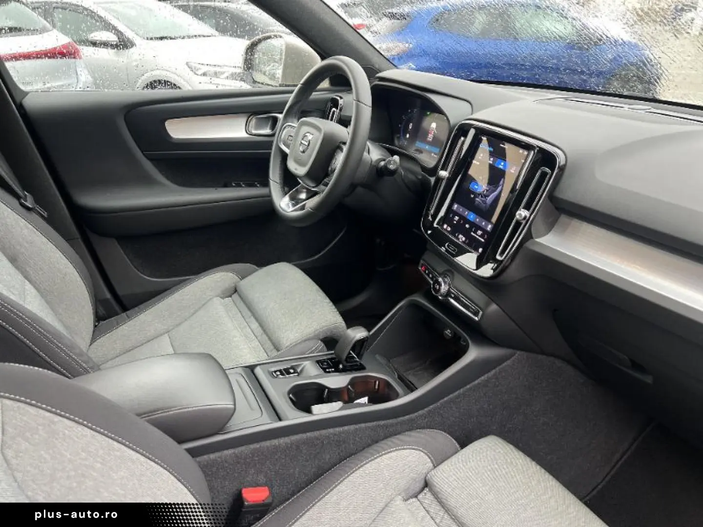 VOLVO XC40 2.0 B3 MHEV Core DCT