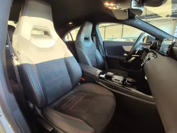 MERCEDES-BENZ CLA 200 AMG LINE