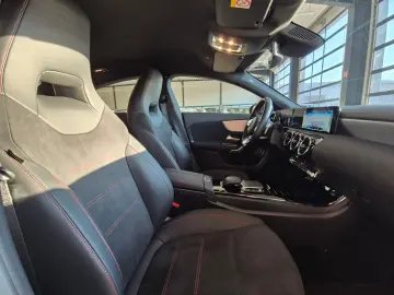 MERCEDES-BENZ CLA 200 AMG LINE