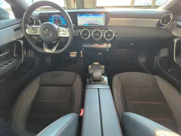 MERCEDES-BENZ CLA 200 AMG LINE