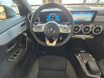 MERCEDES-BENZ CLA 200 AMG LINE