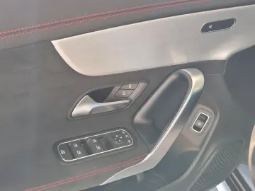 MERCEDES-BENZ CLA 200 AMG LINE