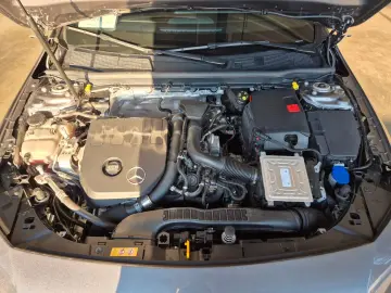 MERCEDES-BENZ CLA 200 AMG LINE