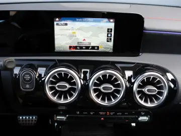 MERCEDES-BENZ CLA 250 4Matic AMG