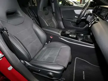 MERCEDES-BENZ CLA 250 e Coupé AMG