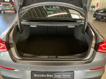 MERCEDES-BENZ CLA 220 d