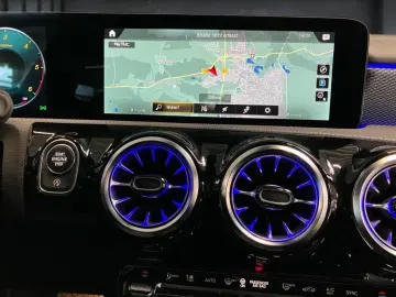 MERCEDES-BENZ CLA 220 d