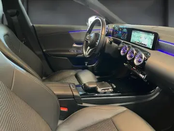 MERCEDES-BENZ CLA 220 d