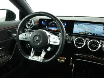 MERCEDES-BENZ CLA 35 AMG 4M