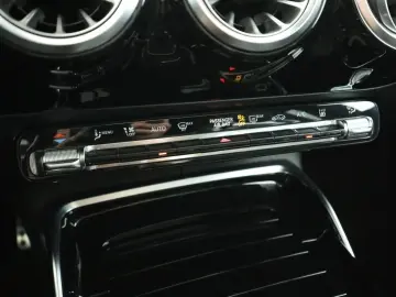 MERCEDES-BENZ CLA 35 AMG 4M