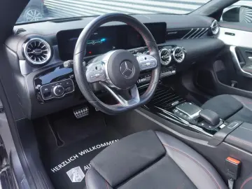 MERCEDES-BENZ CLA 35 AMG