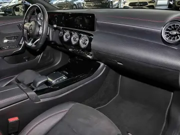 MERCEDES-BENZ CLA 45 AMG 4M