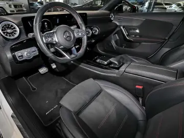 MERCEDES-BENZ CLA 45 AMG 4M