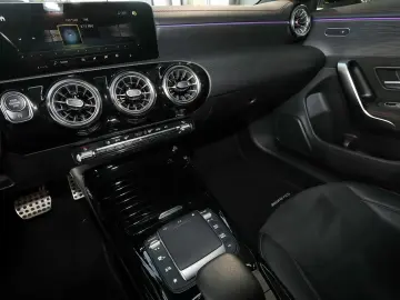 MERCEDES-BENZ CLA 45 AMG 4M