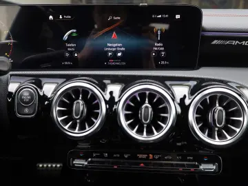 MERCEDES-BENZ CLA 35 AMG 4Matic