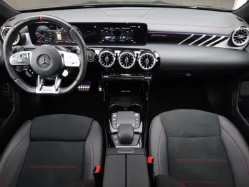 MERCEDES-BENZ CLA 35 AMG 4Matic
