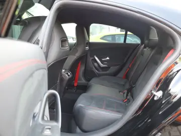 MERCEDES-BENZ CLA 35 AMG 4Matic