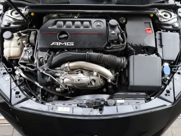 MERCEDES-BENZ CLA 35 AMG 4Matic