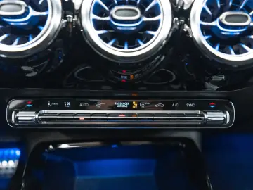 MERCEDES-BENZ CLA 45 AMG 4MATIC