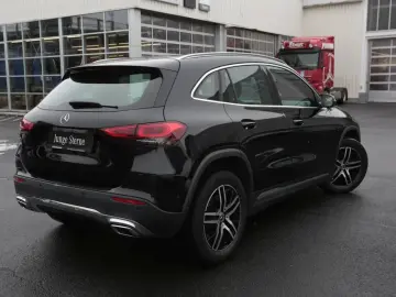 MERCEDES-BENZ GLA 200 d 4M