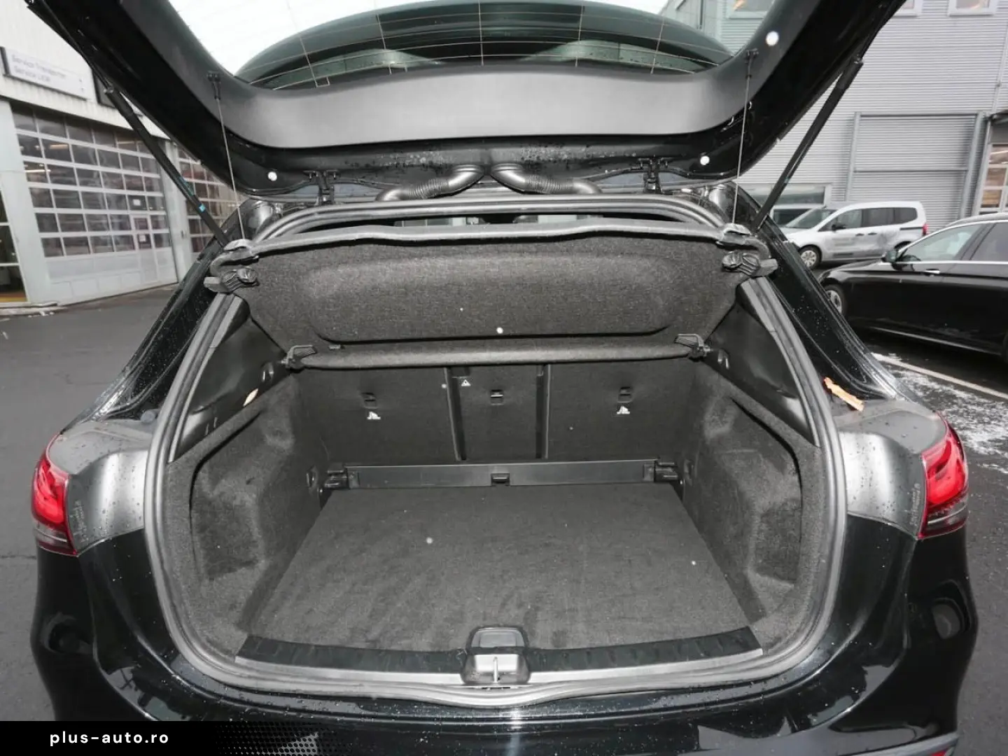 MERCEDES-BENZ GLA 200 d 4M